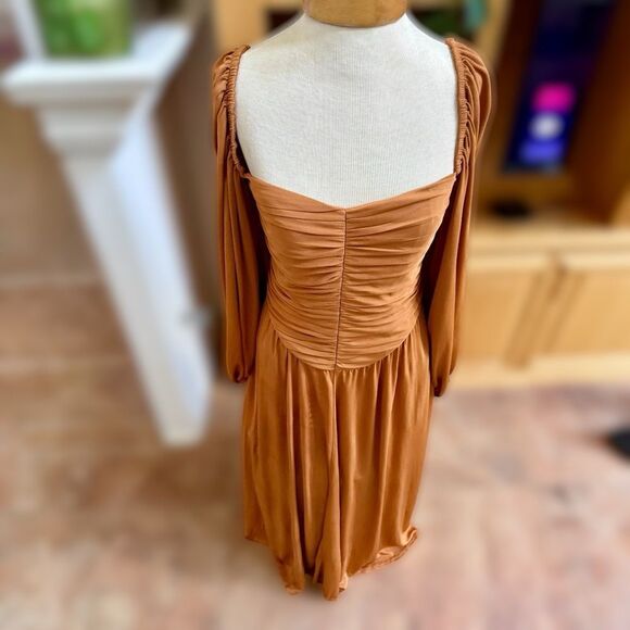 The Westside Vivian Size small. Gorgeous flowing with rouching side pock… - Picture 4 of 11